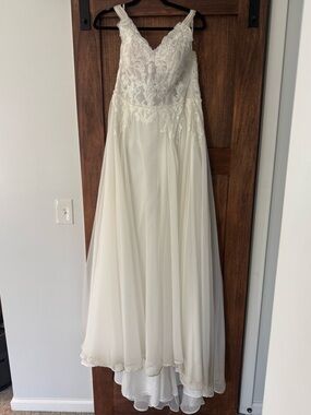 Stella York White A-line Bridal wedding Gown with Branded Label